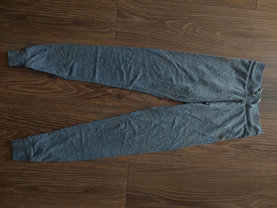 Cienkie spodnie dresowe rozmiar 34