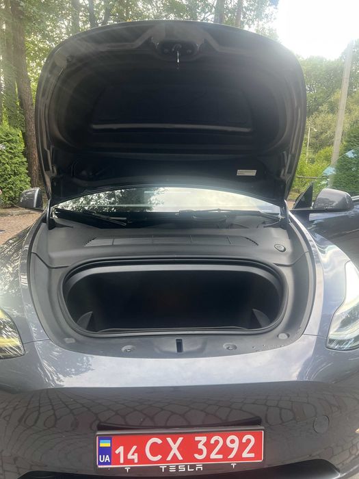 Tesla Model Y 2023р 12місяць