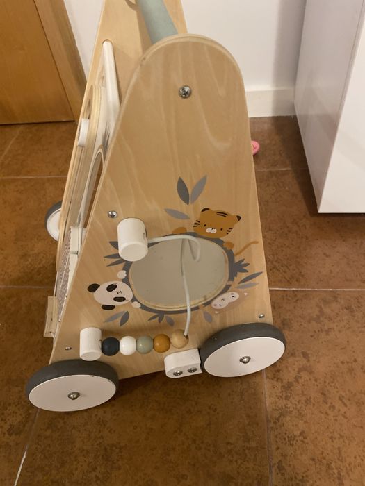Andador madeira bebe