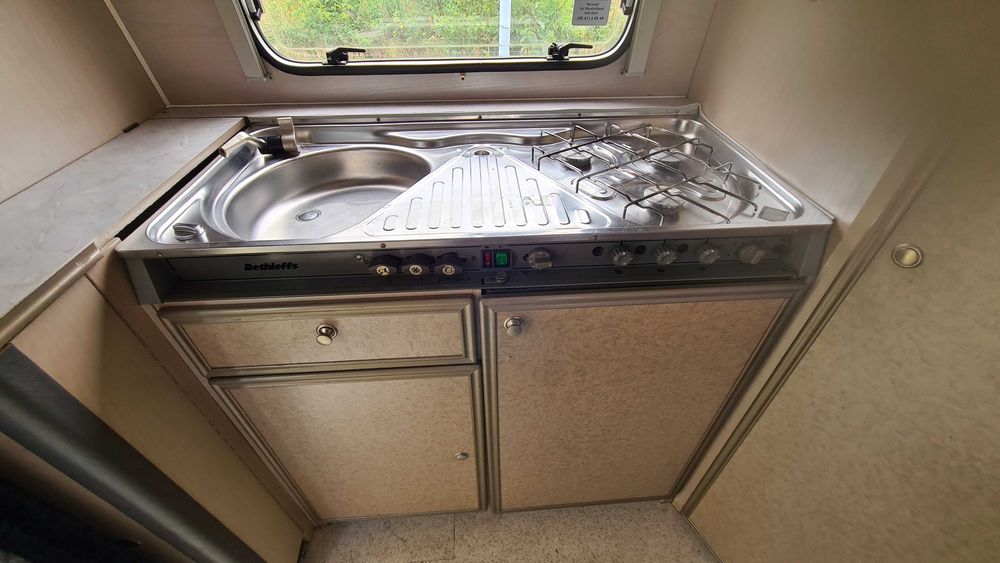 Sprzedam przyczepę kempingową Dethleffs Rondo 400 HK – 1993 r. + duży namiot