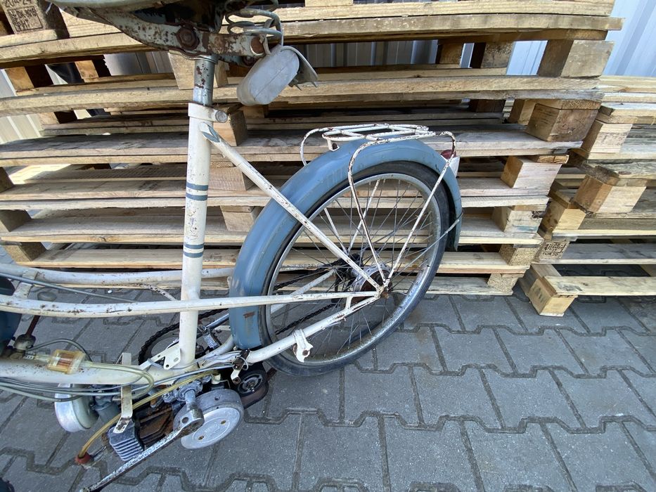 Zabytkowy motorower Peugeot lata 50 kompletny