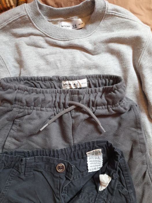 Roupa Criança 2,50 cada 15eur lote