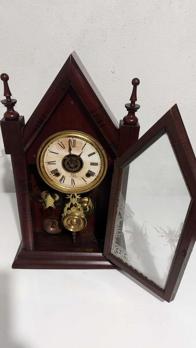 Relógio antigo a funcionar bem