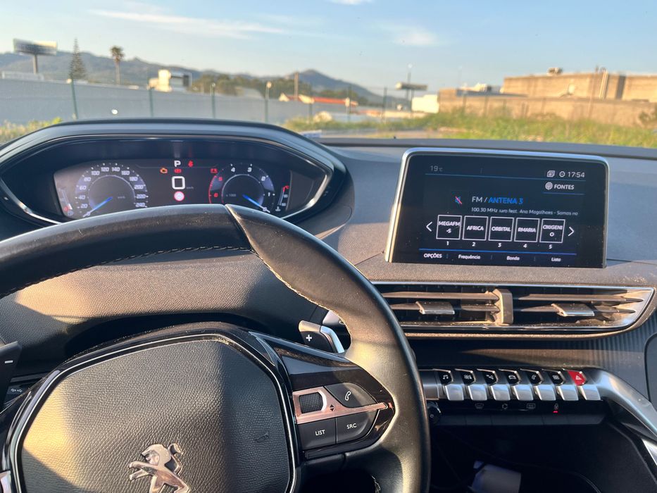 Peugeot 3008 1.5 BlueHDi 130 S&S EAT8 Active Business