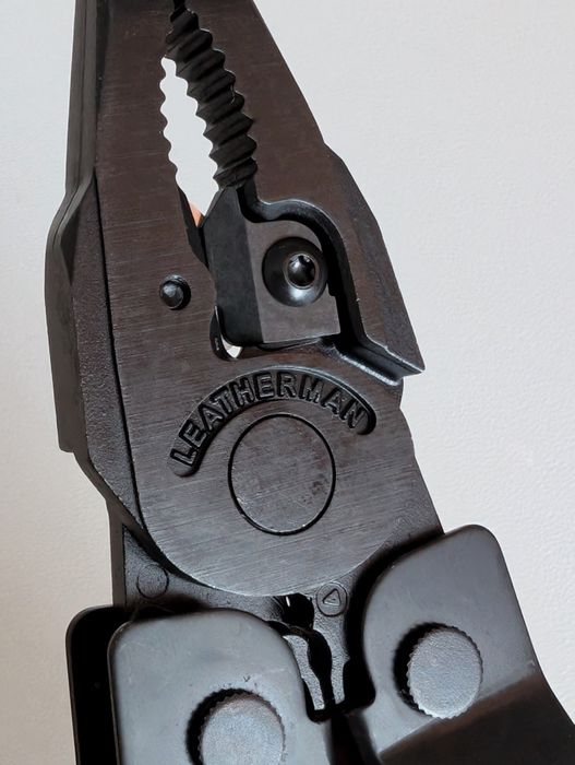 Мультитул Leatherman Super Tool 300, для військових