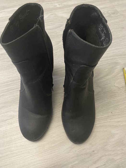 Buty botki na obcasie