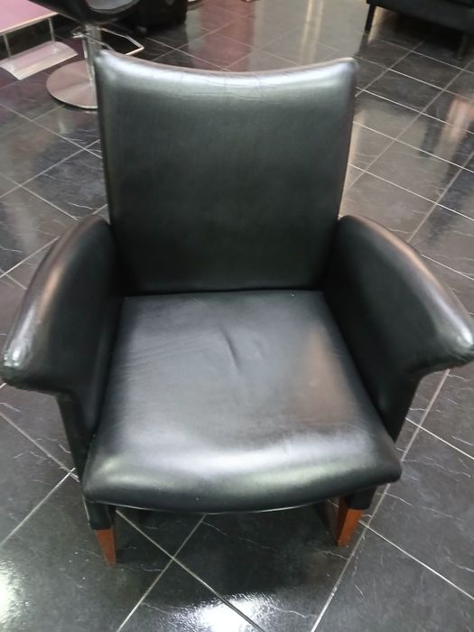 Cadeirão em pele