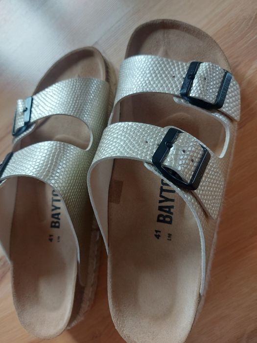 Klapki na platformie Bayton