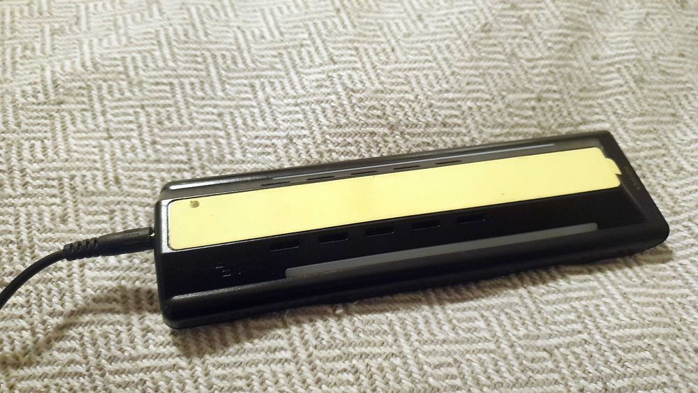 Magnetyczna stacja dokująca na 2 pady PS4 PlayStation 4
