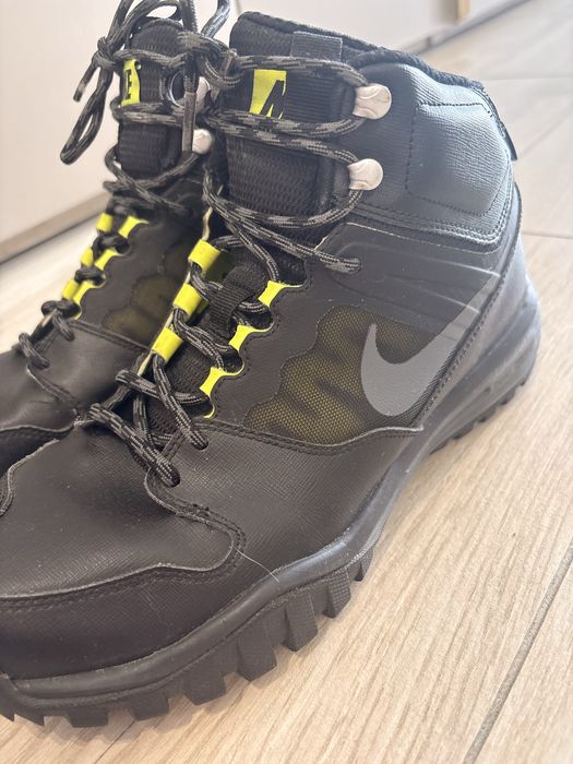Продам ботинки Nike