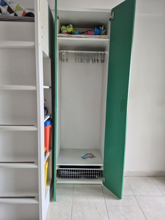 Cama alta e roupeiro IKEA Småstad