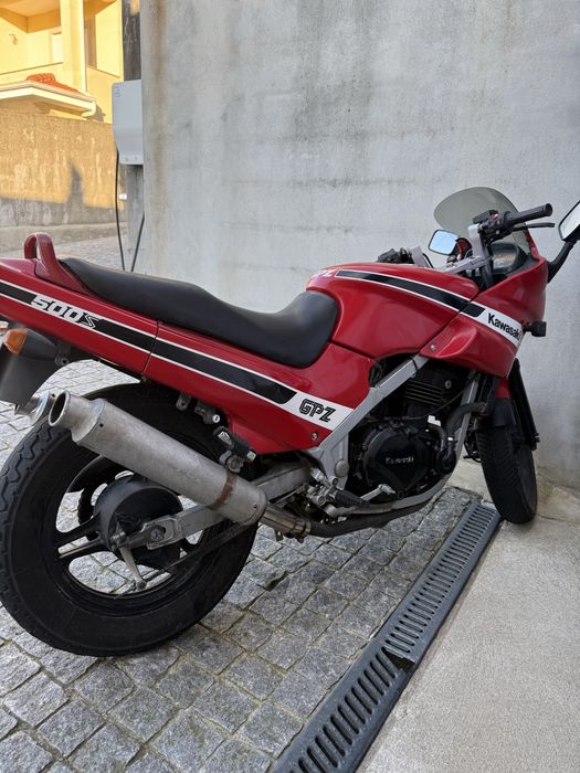Kawasaki GPZ 500S – 27 mil km