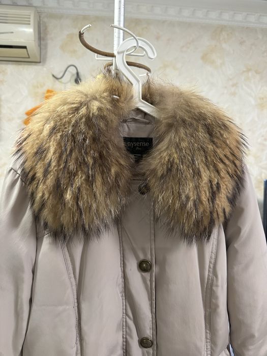 Срочно продам женский пуховик из натурального пуха
