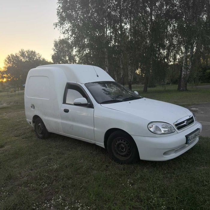 Автомобіль Lanos продажів