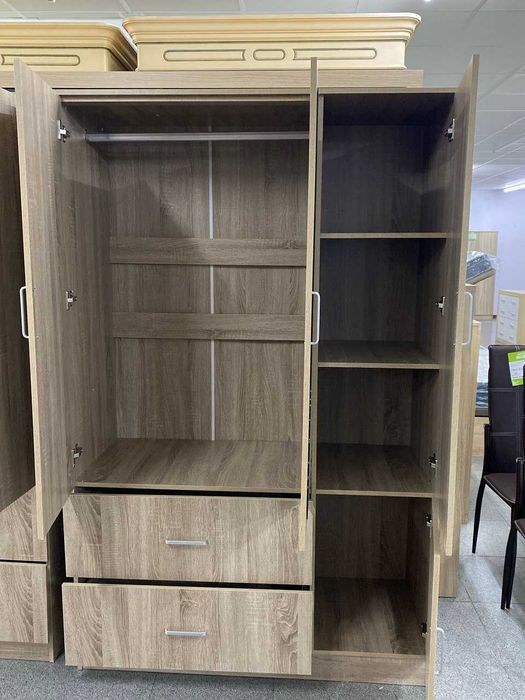 Roupeiro de 3 portas com espelho