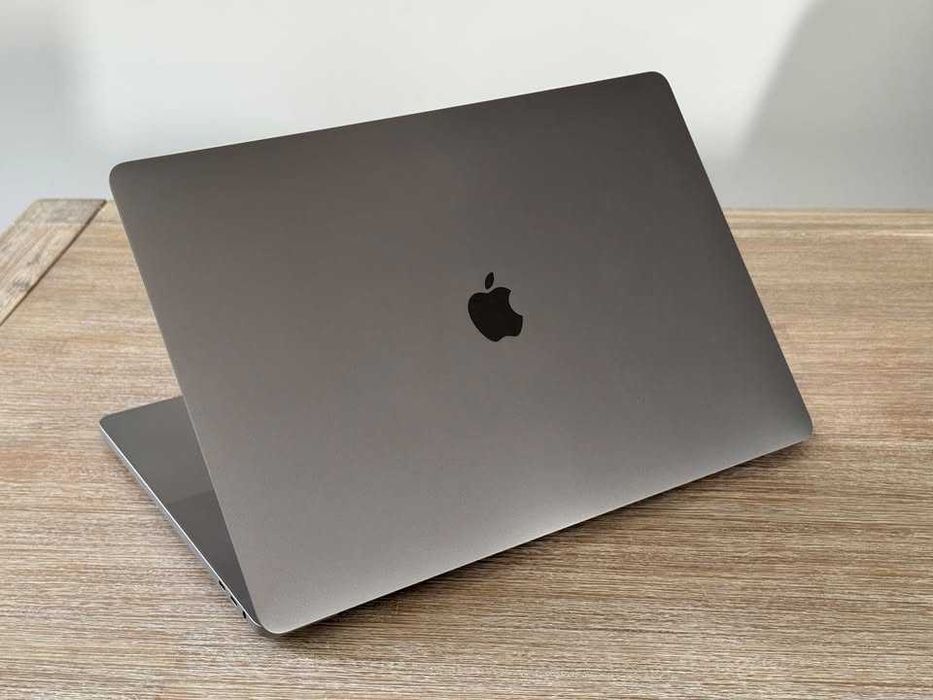 MacBook Pro 16” (2019) – i9 | 16GB | 1TB SSD – Bem estimado