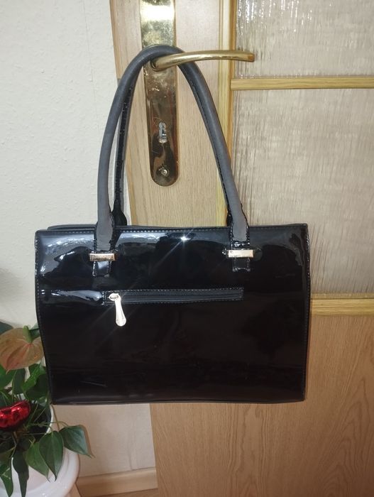 Okazja! Elegancka Lakierowane Torebka  Damska , Młodzieżowa.