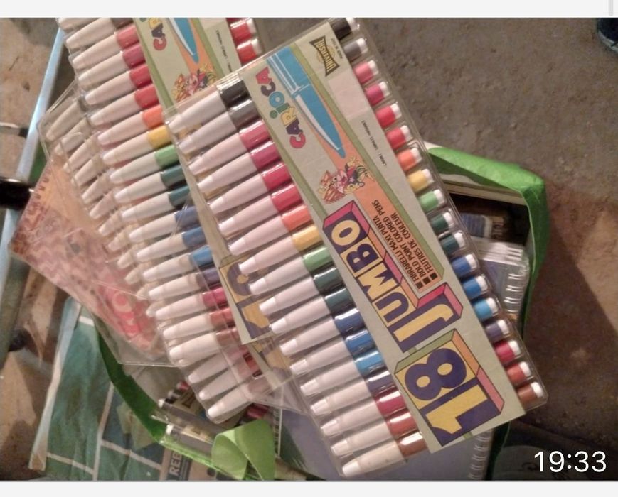 Cadernos e material escolar vintage