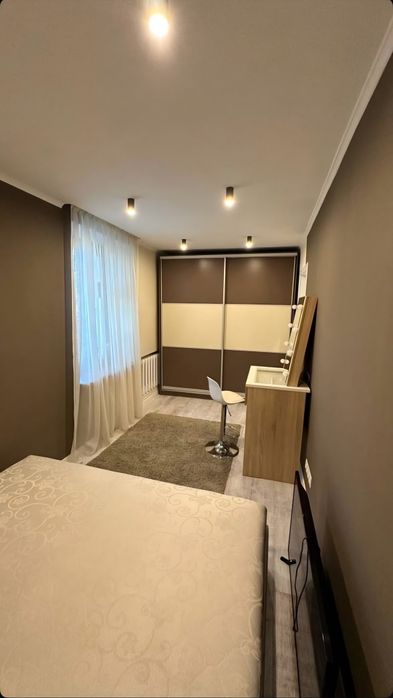 Продам 3-комн квартиру,автономное отопление ГАЗ  кирпичный дом, гараж, м. Левада