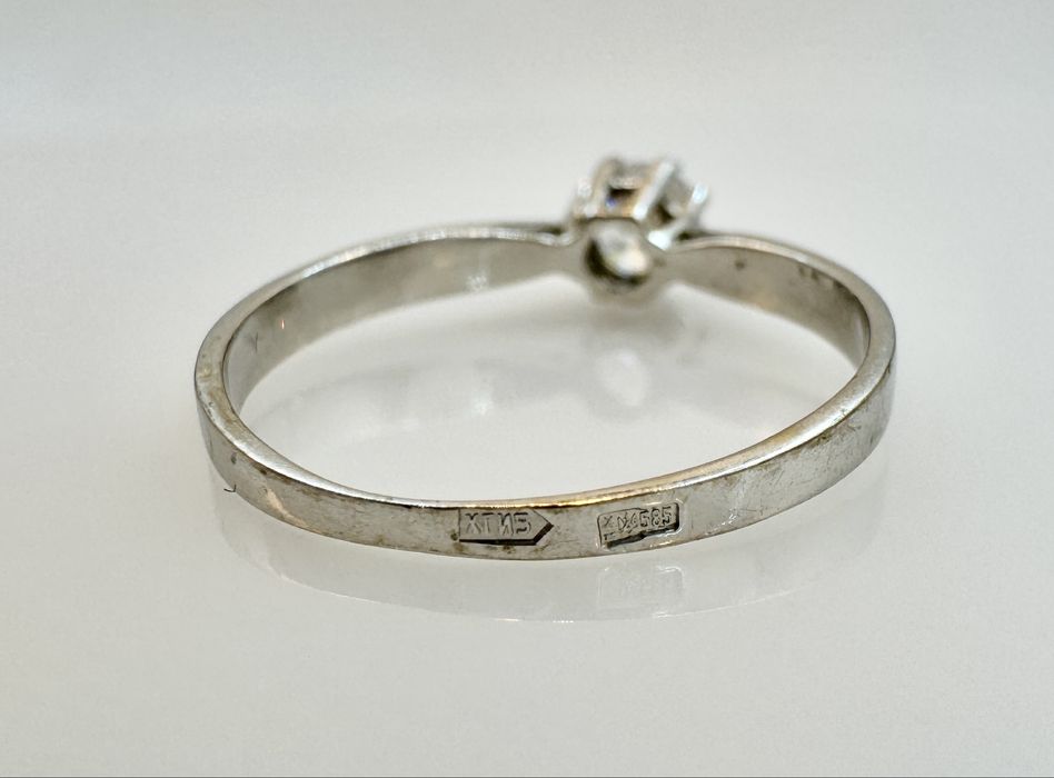 Золотое кольцо с 585