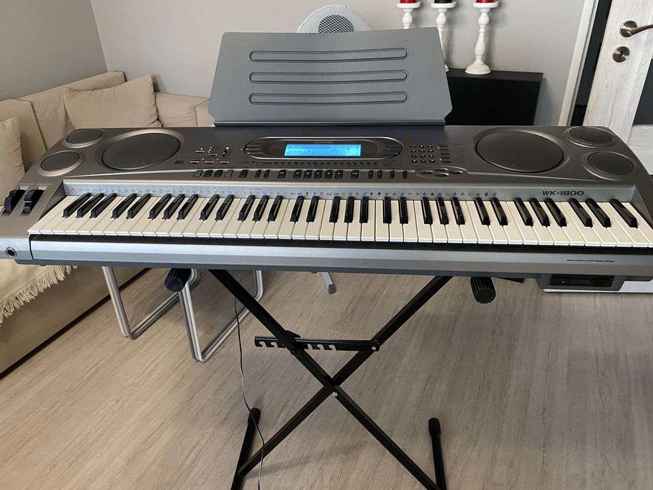 Keyboard pianino CASIO WK-1800