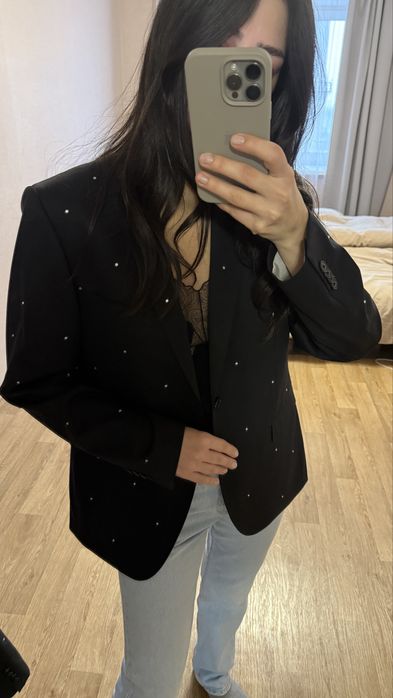 Дуже гарний вовняний піджак жакет з камінням від бренду Schild