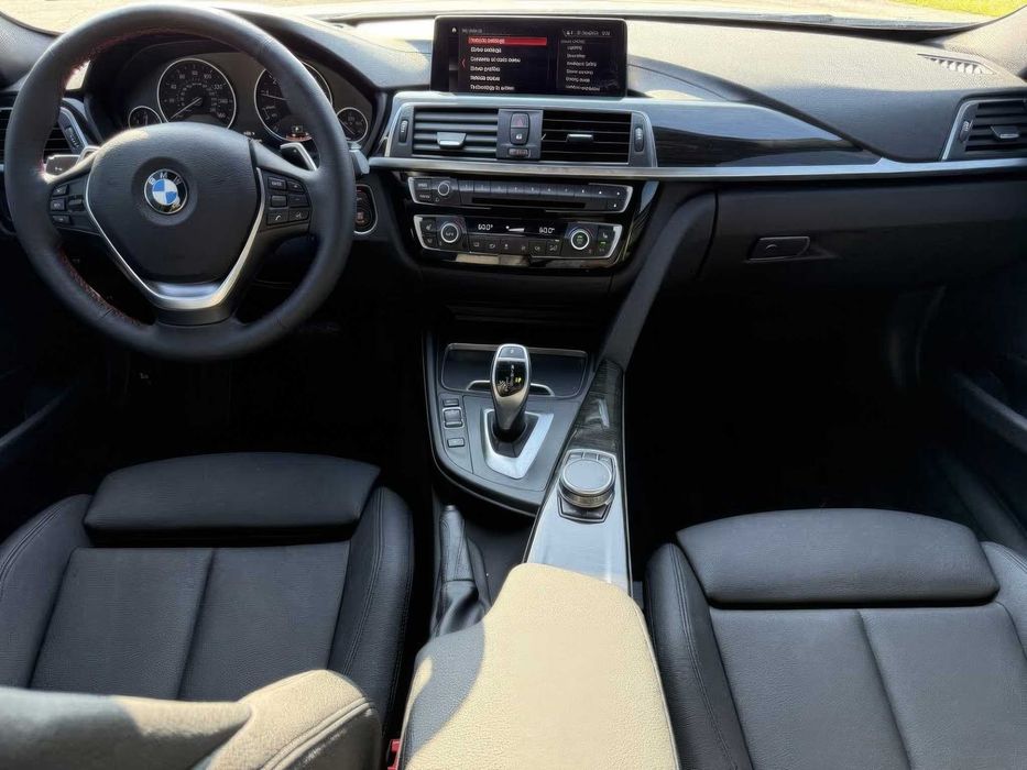 BMW 3 Series 330i      2018