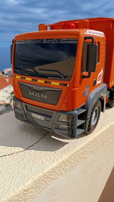 Camião do Lixo MAN TGS Laranja