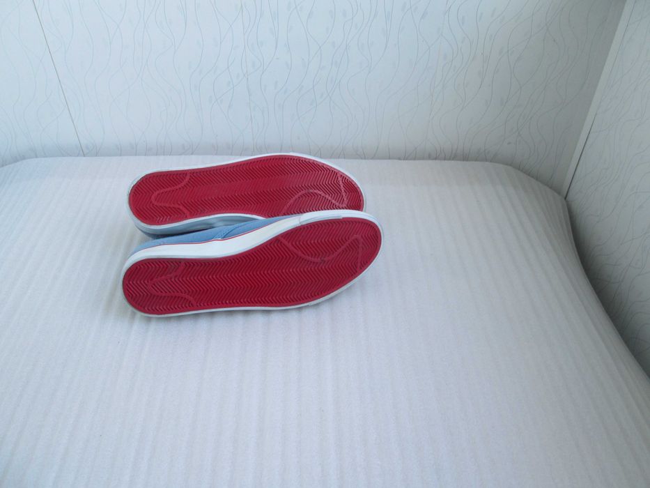 Кеды,мокасины женские р.40-41 стелька 26см новые кроссовки.