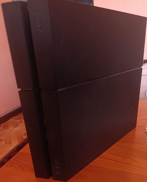 Ps4 usada com acessórios