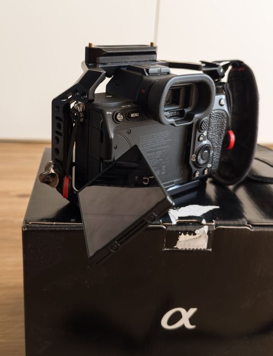 Sony a7IV + Cage SmallRig e Extras