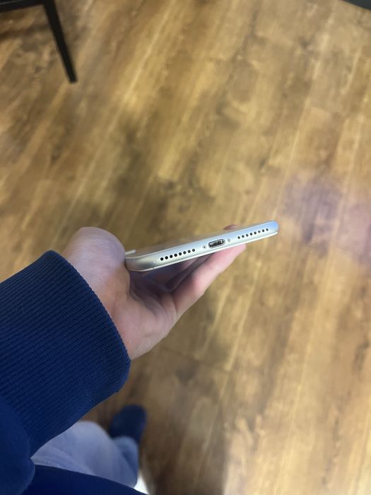 iPhone 8Plus R-SIM 64gb 89%акб