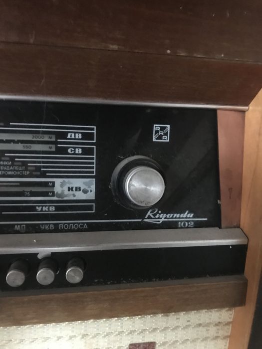 Продам радіолу Rigonda 102