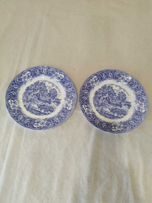 Conjunto de pratos de decoração