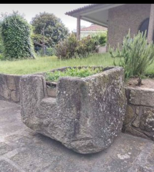 Pias antigas em Granito