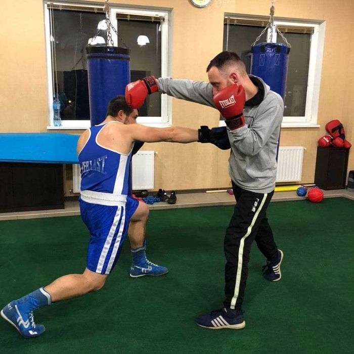 Бокс. Кікбоксинг. Харків. Тренування в групах. Для дорослих та дітей.
