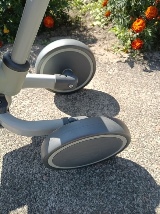 Дитячий триколісний велосипед