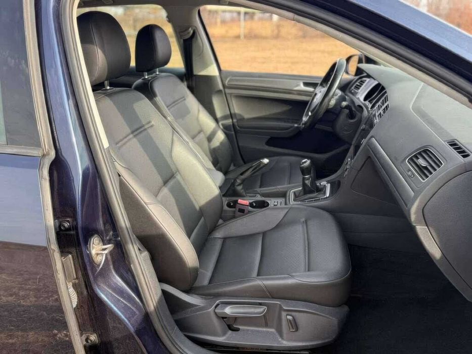 Volkswagen Golf      2015