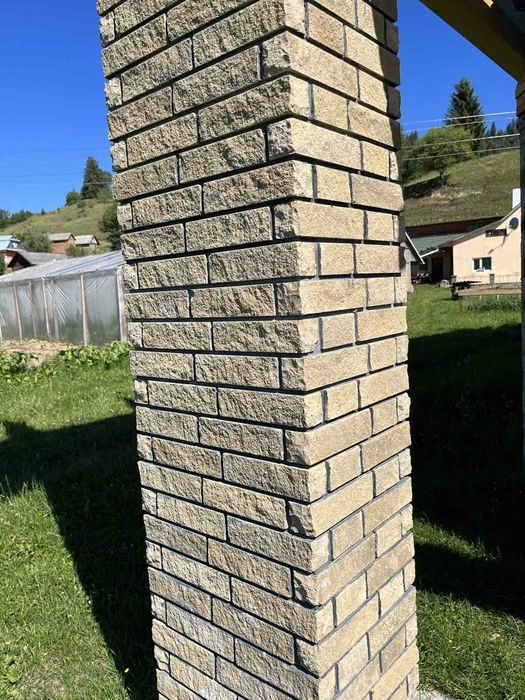 Клінкерна цегла рвана скеля