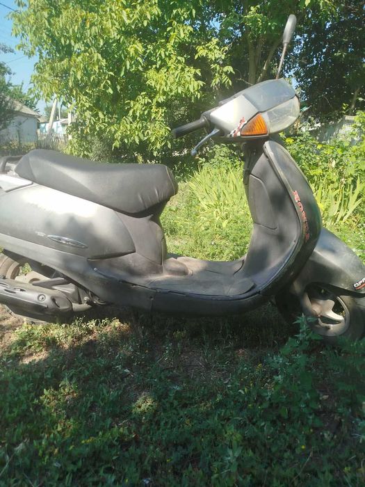 Продам скутер  Honda Lead