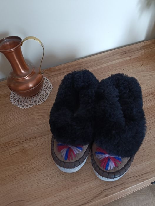 Nowe kapcie góralskie, prawdziwa skóra owcza 36 Handmade