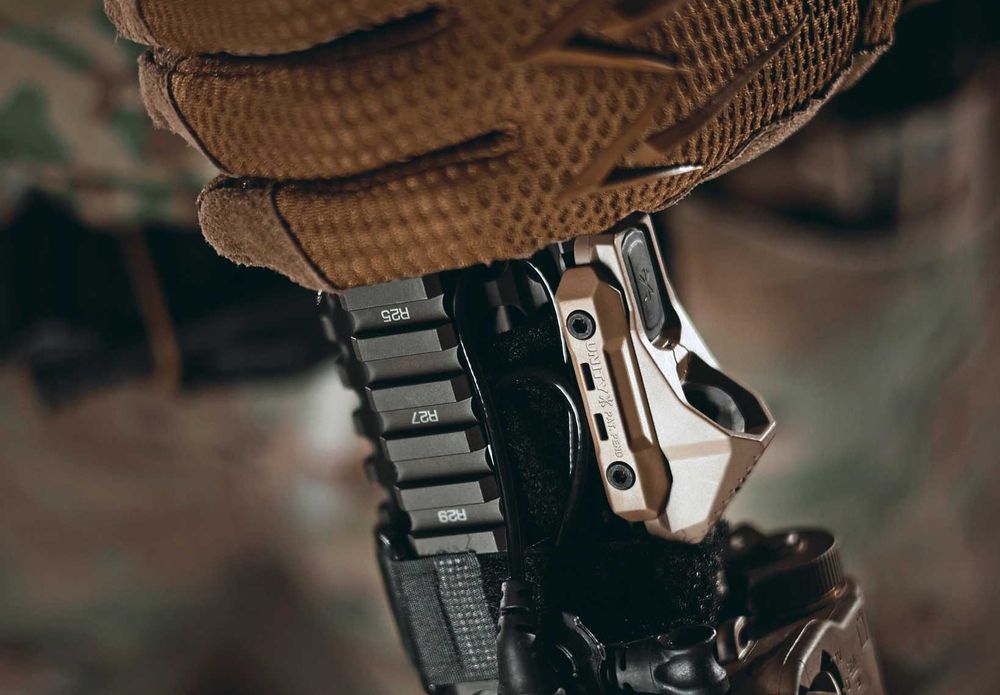 Unity Tactical Axon SYNC SureFire 7 / DBAL A3-A4 13 FDE перемикач лазе