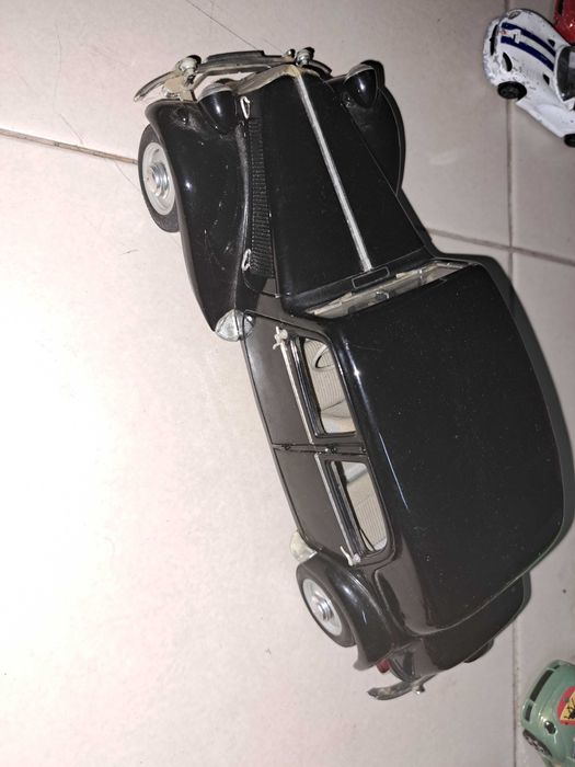 Citroen 15cv 6 cyl (1952) esc. 1/18