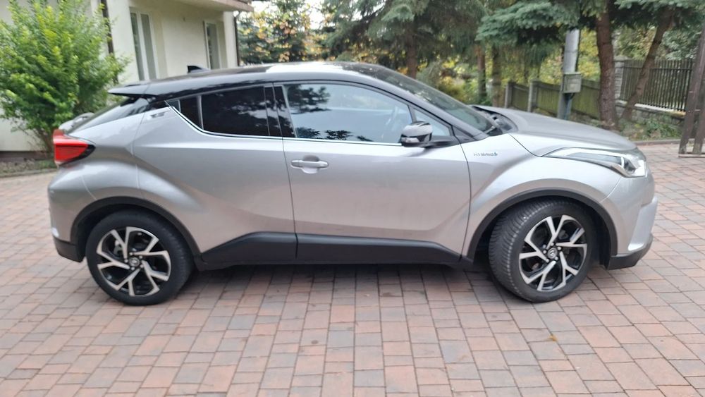 Toyota C-HR 1.8 Hybryda Super Stan