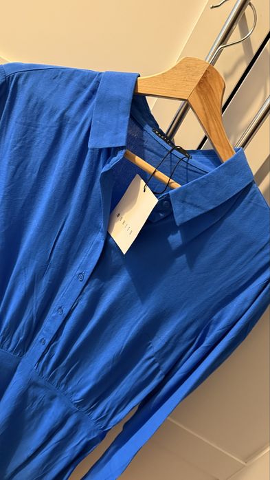 Kobaltowa sukienka Mohito