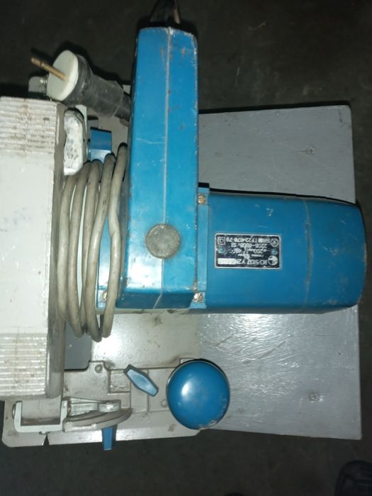 Продам електроциркулярку в хорошем состоянии 1500грн.Торг.