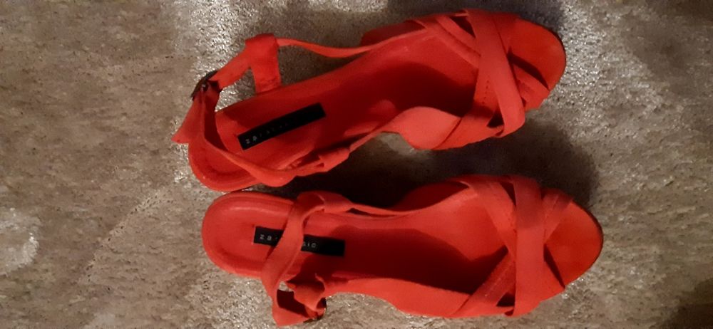 Buty Zara na koturnie, rozm. 38