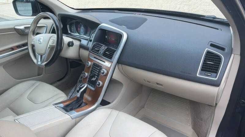 2016 Volvo XC60 T5 Platinum