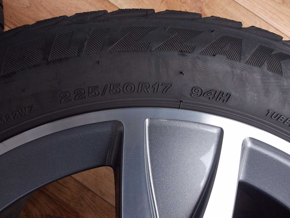 Bridgestone Blizzak LM-32 225/50/19 94H