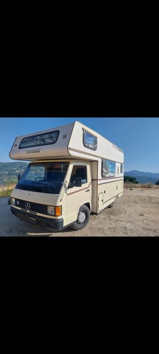 Vende-se autocaravana clássica Mercedes-Benz MB 100 com célula Eura Mobil, muito estimada e em excelente estado geral.